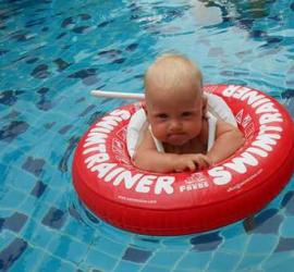 Стоит ли отдавать ребенка в бассейн?